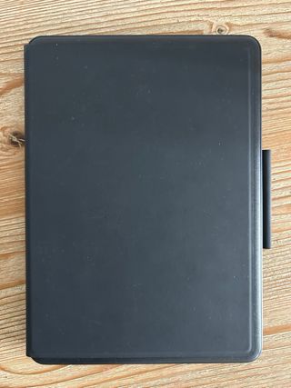 Funda con teclado Logitech para iPad