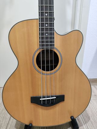 Bajo Acústico Harley Benton B-30NT + Funda