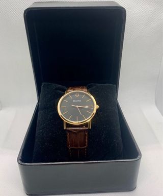 🇺🇸Reloj Bulova Dorado y Negro