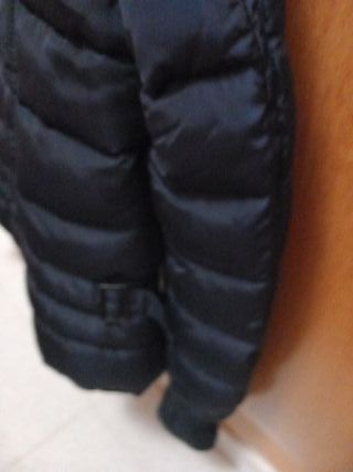 Plumífero negro mujer con capucha con pelo gorro