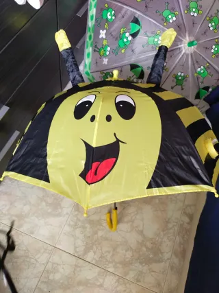 Lote 3 Paraguas Infantiles (Abeja, Minions, Rana)