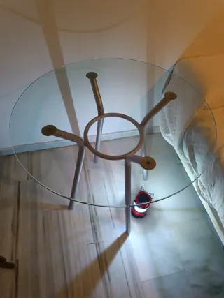 Mesa redonda cristal y metal