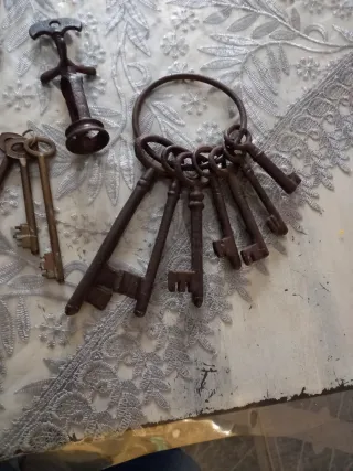 Lote de llaves antiguas