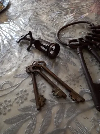 Lote de llaves antiguas