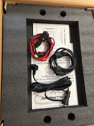 Estación de energía ALLPOWER R2500W a estrenar.