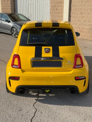 Abarth 595 Competizione Performance Pack