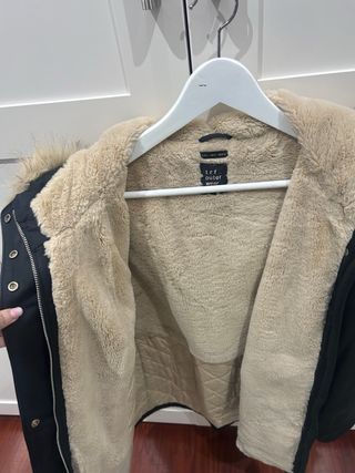 Chaqueta Zara con capucha y pelo