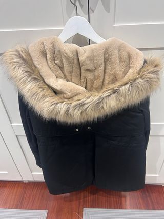 Chaqueta Zara con capucha y pelo