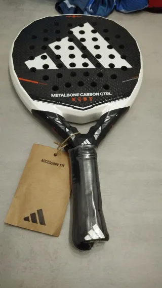 Pala de pádel Adidas Metalbone Ctrl 2026