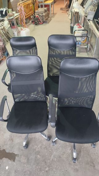 Sillas de oficina negras (4 unidades)