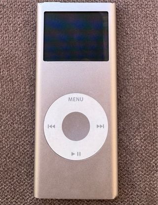 Apple iPod Nano 2da Gen 2GB  Gris A1199 Batería0%