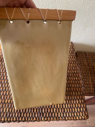 Conjunto Maceteros Cerámica y Rattan Marrón