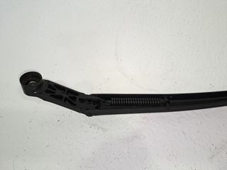 BRAZO LIMPIA DELANTERO DERECHO TOYOTA YARIS (3)