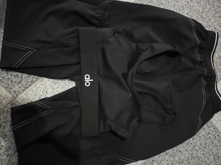 No tiene las etiquetas de dentro porque me molesta