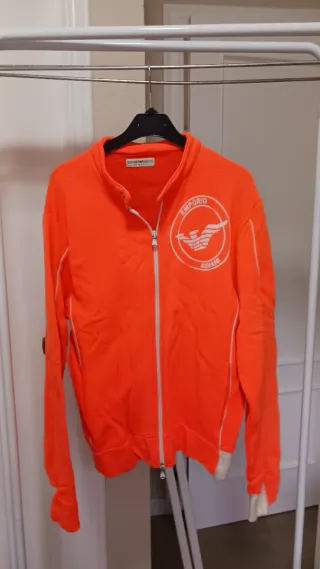 Chaqueta estampada y deportiva azul Talla L