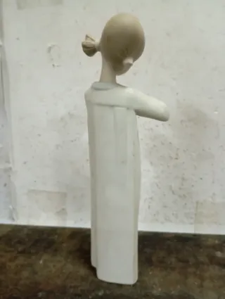 Lladró Niña con Ukelele Rota