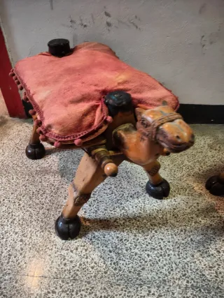 Taburetes antiguos camello (2 unidades)