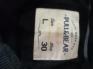 Sudadera negra libélulas Pull&Bear Talla L-XL