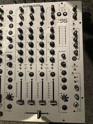 Allen & Heath Xone 96 Mezclador DJ + Decksaver