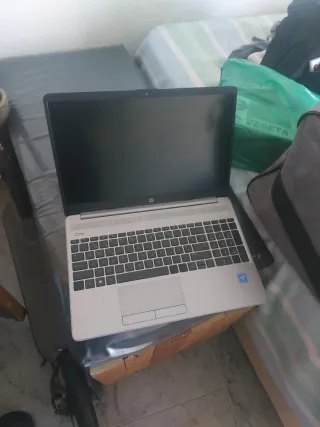 Portátil HP Plata y Negro