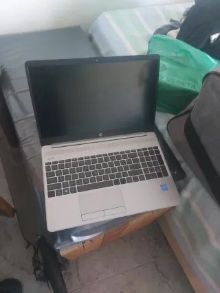 Portátil HP Plata y Negro