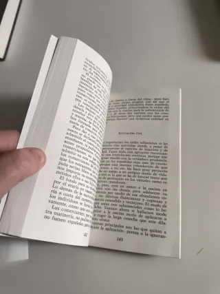 Bosquejo de política económica española delinea...