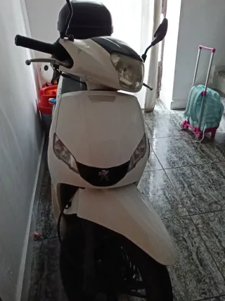 Peugeot Scooter Blanca
