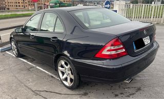 Mercedes-Benz Clase C 2006