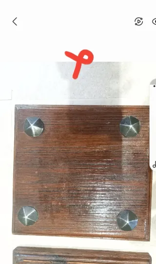 3 Cuarterones de Madera con Detalles Metálicos