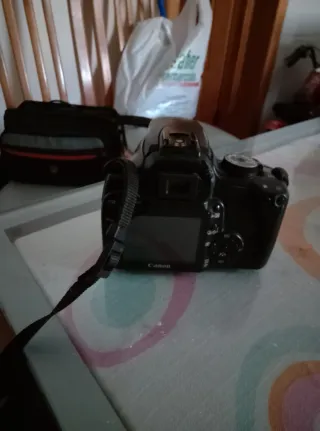 Cámara Canon 400D + Objetivo EF 18-55mm