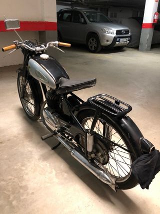 Motocicleta Lube 1958