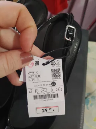 Zapatos de salón destalonados negros