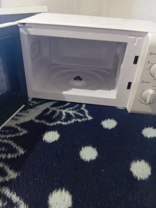 Microondas Bluesky blanco no hago envíos en person