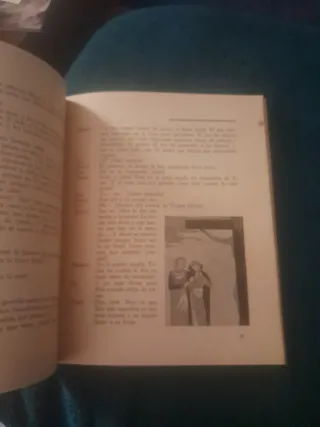 Antiguo libro de religión mamá catequista