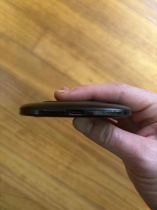 5 Fundas iPhone 12 + Cargador Inalámbrico