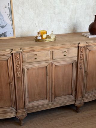 Aparador de madera nogal