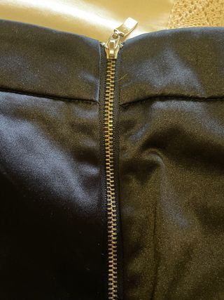 Falda tubo raso negra