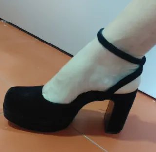 Zapatos de salón destalonados