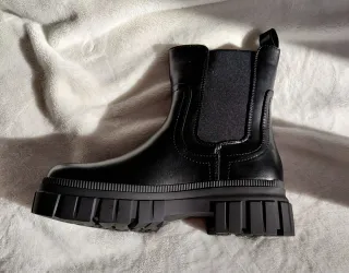 Botines negros de plataforma para dama