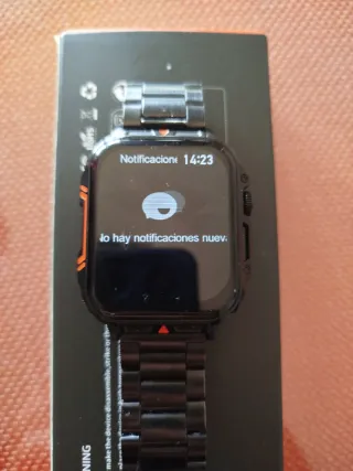 Reloj Inteligente Negro y Naranja