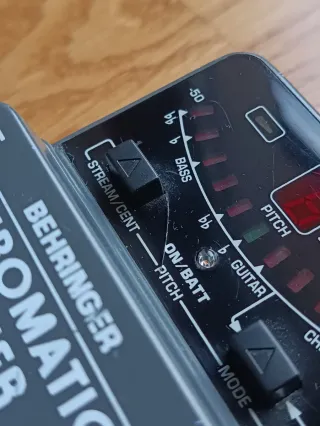 Pedal Afinador Behringer TU100