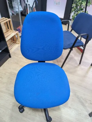 Silla de oficina azul