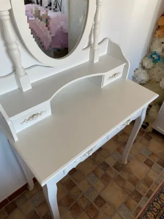 Tocador blanco con espejo