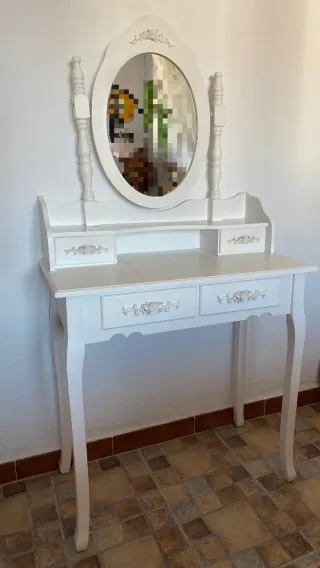 Tocador blanco con espejo