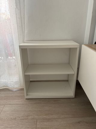 Estantería blanca de madera