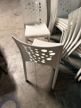 Sillas Blancas Apilables Diseño Moderno