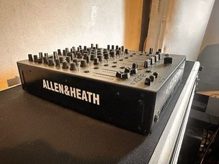 Allen & Heath Xone 96 + Flightcase Mesa Mezclas DJ