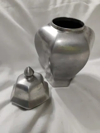 Jarrón Metálico Vintage Plateado