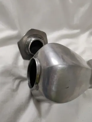 Jarrón Metálico Vintage Plateado