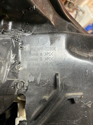 Faro Izquierdo Toyota Hilux GR led